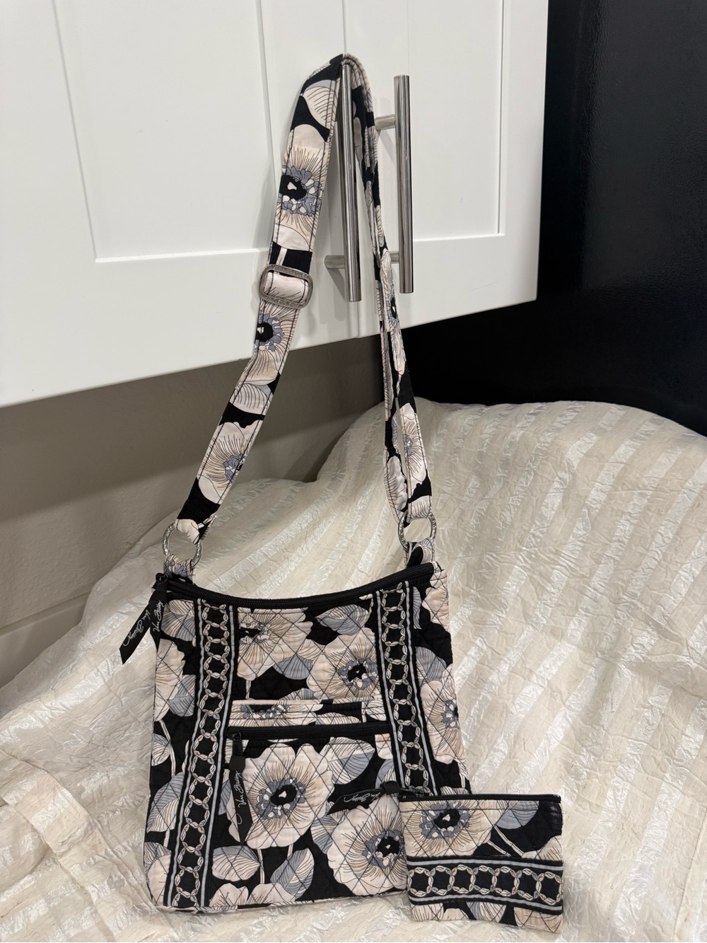 Women’s Vera Bradley Quilted Crossbody Bag Set - Medium (check measurements)